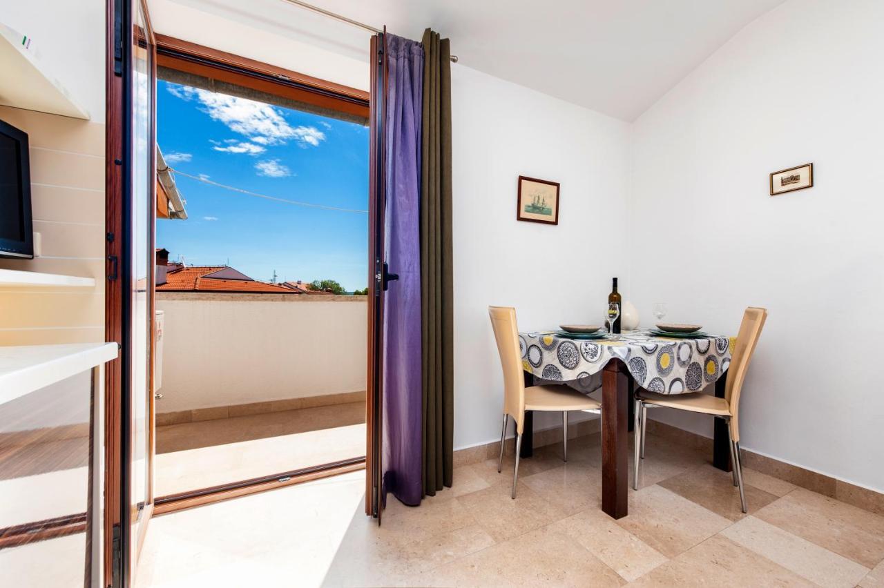 Guesthouse Santin ロヴィニ エクステリア 写真