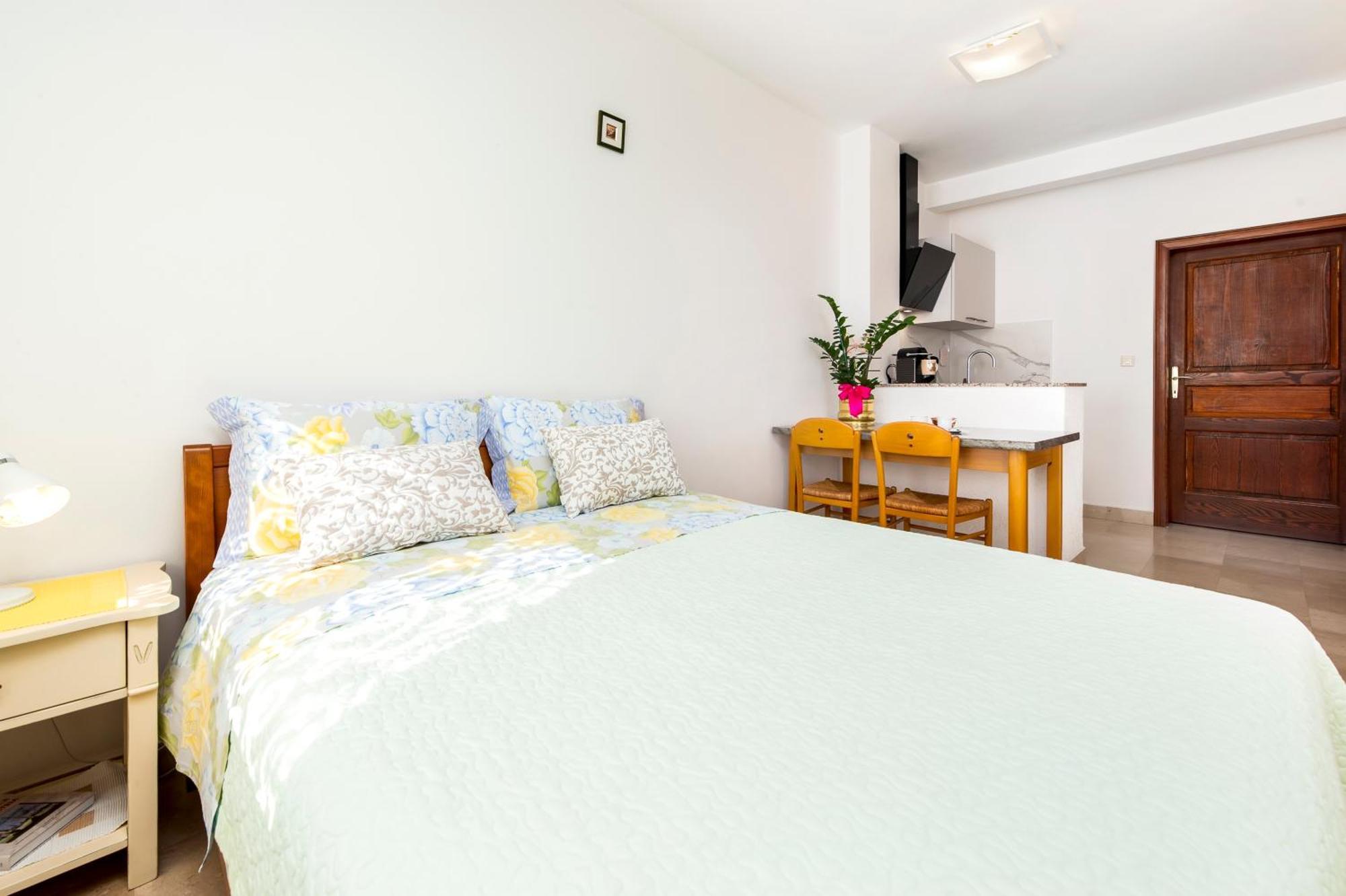 Guesthouse Santin ロヴィニ エクステリア 写真
