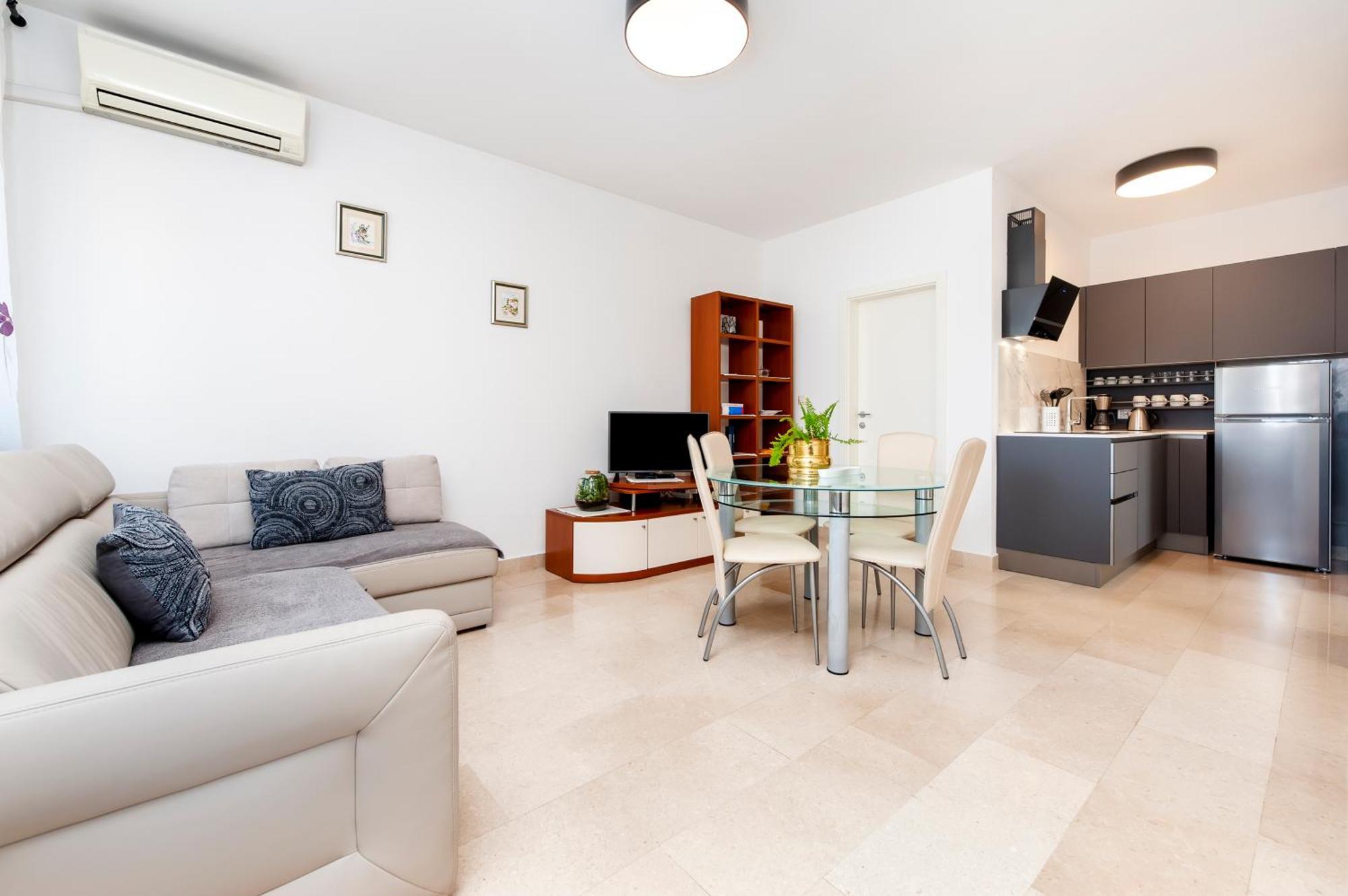 Guesthouse Santin ロヴィニ エクステリア 写真